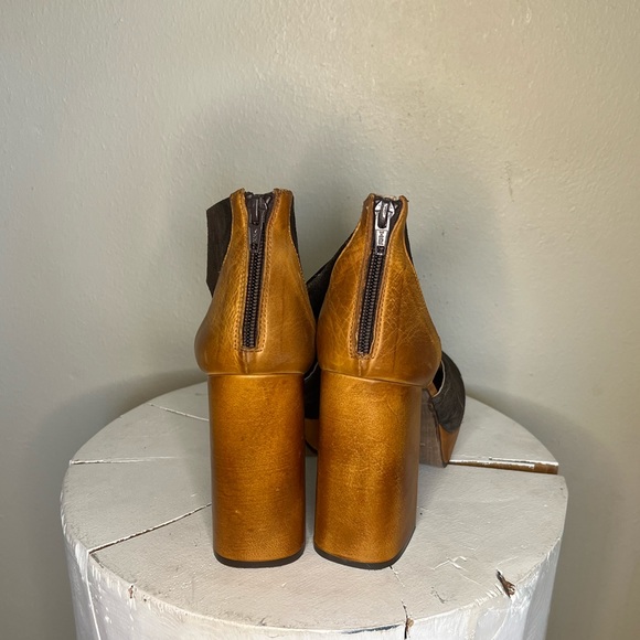 Free People black suede and tan leather platform 3” heel. Size 9.5 (39 euro) - Picture 5 of 5